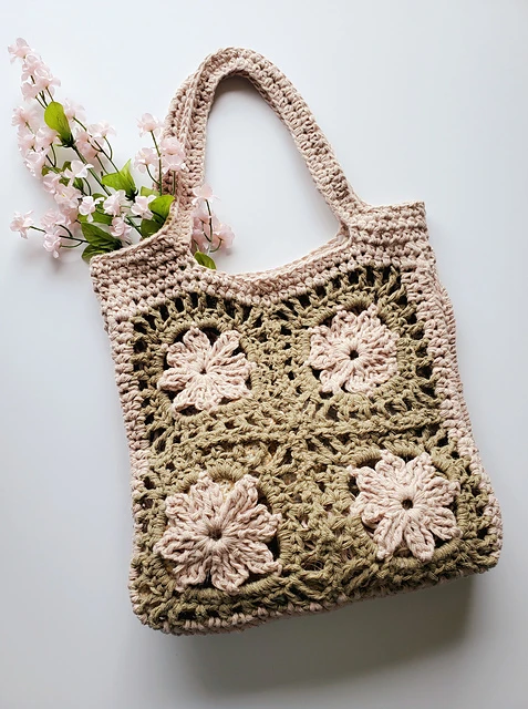Retro Revival: Granny Square Crochet Bag Patterns You’ll Love